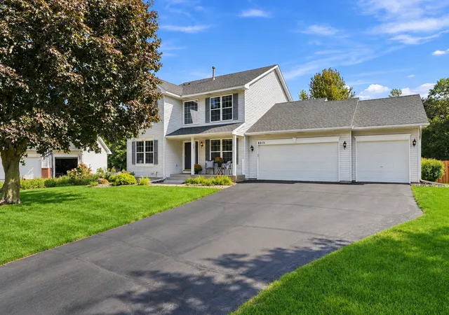 Photo 2 of Single family home for sale at 8013 Greenbriar Ct, Saint Paul, MN 55125 | MLS# 7134724 | Listing updated on 2026-09-28