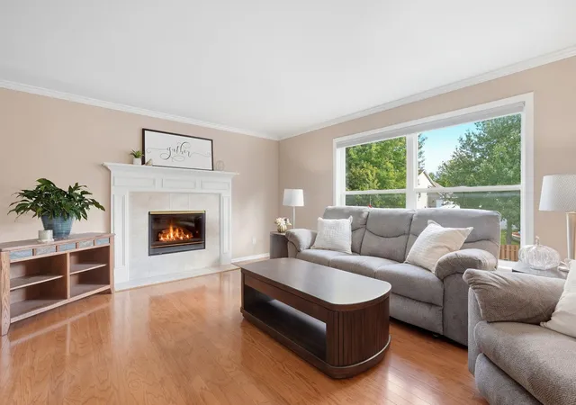 Photo 3 of Single family home for sale at 8013 Greenbriar Ct, Saint Paul, MN 55125 | MLS# 7134724 | Listing updated on 2026-09-28