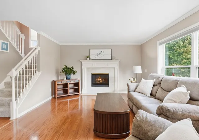 Photo 4 of Single family home for sale at 8013 Greenbriar Ct, Saint Paul, MN 55125 | MLS# 7134724 | Listing updated on 2026-09-28