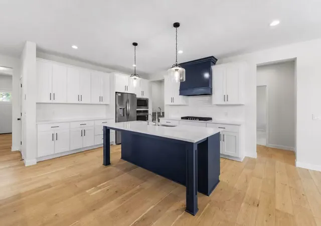 Photo 3 of Single family home for sale at 17940 Headwaters Dr, Lakeville, MN 55044 | MLS# 7134731 | Listing updated on 2026-08-30