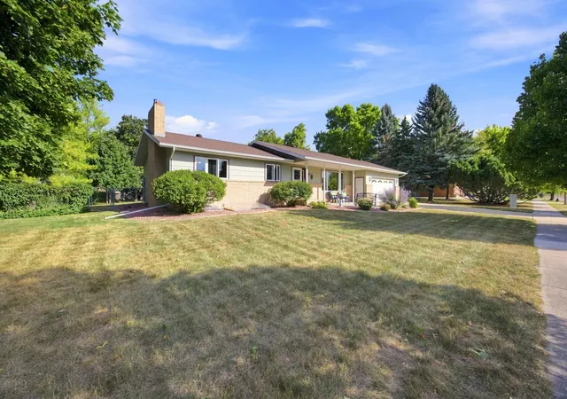 Photo 2 of Single family home for sale at 3657 River Dr S, Fargo, ND 58104 | MLS# 7134743 | Listing updated on 2026-09-16