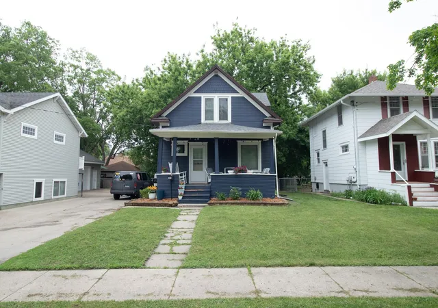 Photo 2 of Single family home for sale at 1035 12th St N, Fargo, ND 58102 | MLS# 7134745 | Listing updated on 2026-08-28