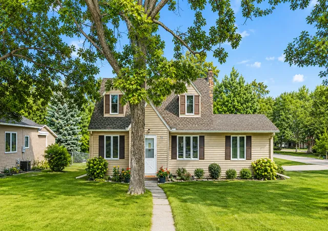 Photo 1 of Single family home for sale at 217 2nd Ave Ne, New London, MN 56273 | MLS# 7134785 | Listing updated on 2026-09-03