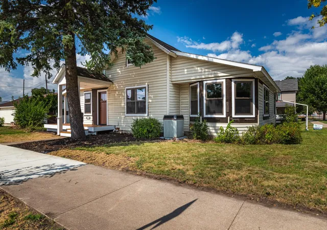 Photo 2 of Sale Pending at 778 E 3rd St, Winona, MN 55987 | MLS# 7134787 | Listing updated on 2026-09-01