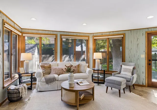 Photo 3 of Single family home for sale at 2911 W 54th Street, Minneapolis, MN 55410 | MLS# 7134789 | Listing updated on 2026-10-01