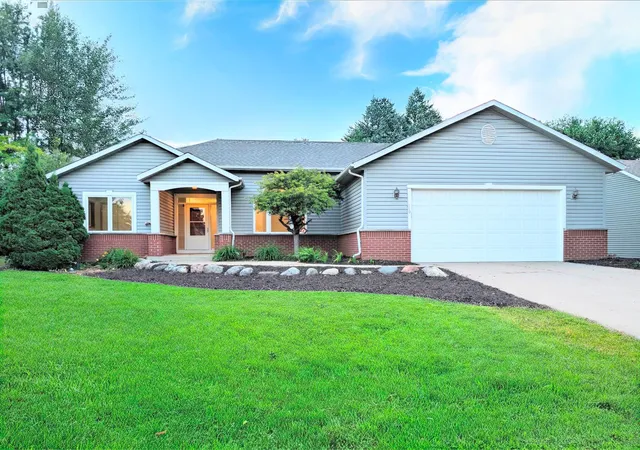 Photo 1 of Single family home for sale at 2100 Sibley View Ct, Northfield, MN 55057 | MLS# 7134797 | Listing updated on 2026-08-29