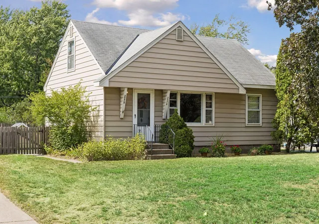 Photo 2 of Sale Pending at 2578 17th Avenue Nw, Saint Paul, MN 55112 | MLS# 7134810 | Listing updated on 2026-10-03