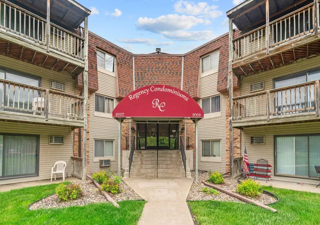 Photo 24 of Condo for sale at 2009 E 122nd St #C8, Burnsville, MN 55337 | MLS# 7134837 | Listing updated on 2026-08-29