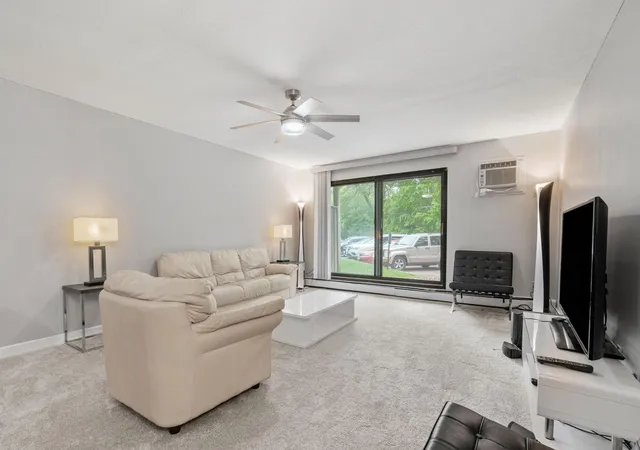Listing Photo 4 - Condo for sale in building located at 2009 E 122nd St, Burnsville, MN 55337 - Unit #C8
