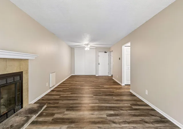 Listing Photo 5 - Condo for sale in building located at 7600 157th St W, Apple Valley, MN 55124 - Unit #205