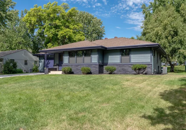 Photo 3 of Single family home for sale at 267 Rice Crk Blvd Ne, Minneapolis, MN 55432 | MLS# 7134855 | Listing updated on 2026-10-06