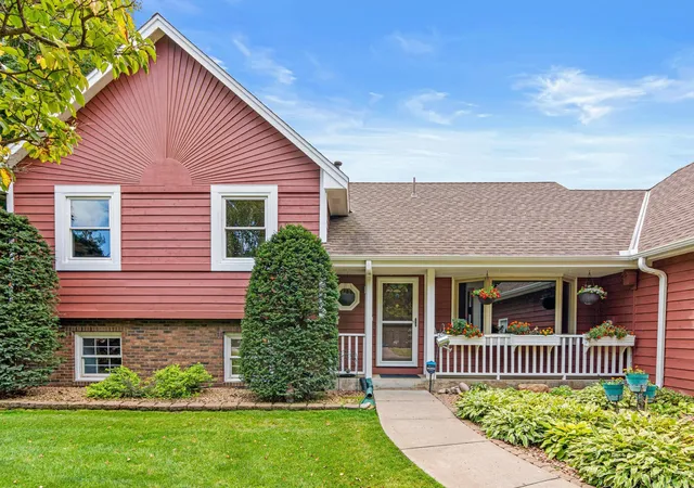 Photo 2 of Single family home for sale at 10121 Kahler Ave Ne, Otsego, MN 55362 | MLS# 7134862 | Listing updated on 2026-09-19