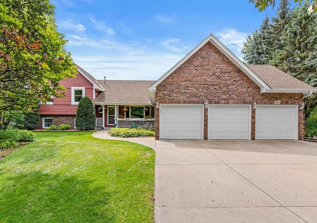Photo 3 of Single family home for sale at 10121 Kahler Ave Ne, Otsego, MN 55362 | MLS# 7134862 | Listing updated on 2026-09-19