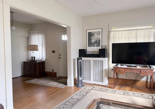 Photo 4 of Single family home for sale at 1270 Randolph Ave, Saint Paul, MN 55105 | MLS# 7134864 | Listing updated on 2026-09-15