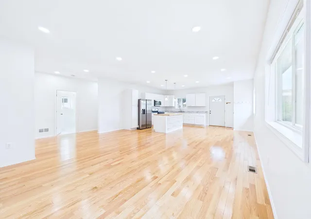Photo 4 of Sale Pending at 983 Cook Ave E, Saint Paul, MN 55106 | MLS# 7134868 | Listing updated on 2026-10-02
