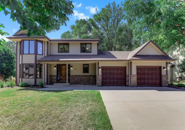 Photo 1 of Single family home for sale at 4690 Parkridge Dr, Eagan, MN 55123 | MLS# 7134883 | Listing updated on 2026-09-04