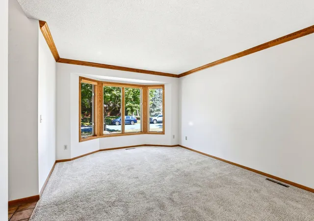 Photo 3 of Single family home for sale at 4690 Parkridge Dr, Eagan, MN 55123 | MLS# 7134883 | Listing updated on 2026-09-04
