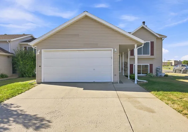 Photo 2 of Single family home for sale at 5164 10th Ave S, Fargo, ND 58103 | MLS# 7134891 | Listing updated on 2026-08-29