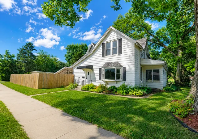 Photo 1 of Single family home for sale at 416 1st St, Kenyon, MN 55946 | MLS# 7134897 | Listing updated on 2026-09-19