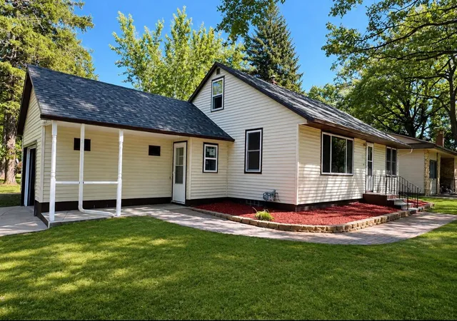 Photo 2 of Sale Pending at 206 8th St Se, Long Prairie, MN 56347 | MLS# 7134913 | Listing updated on 2026-10-09