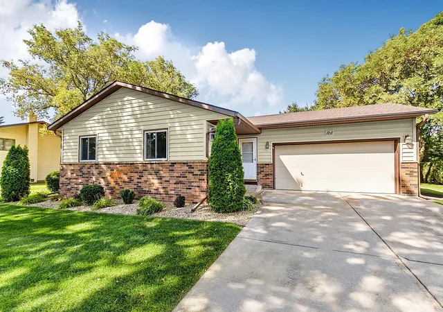 Photo 24 of Single family home for sale at 1211 Cypress Rd, Saint Cloud, MN 56303 | MLS# 7134928 | Listing updated on 2026-09-03