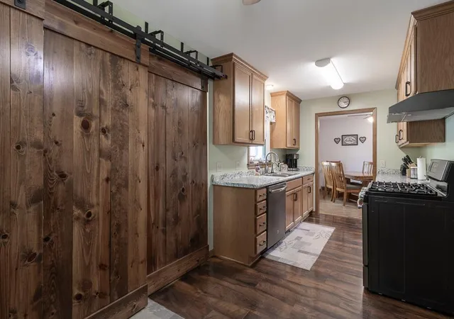 Photo 2 of Single family home for sale at 227 Westwood Dr, Mankato, MN 56001 | MLS# 7134938 | Listing updated on 2026-09-14