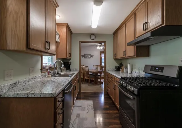 Photo 3 of Single family home for sale at 227 Westwood Dr, Mankato, MN 56001 | MLS# 7134938 | Listing updated on 2026-09-14