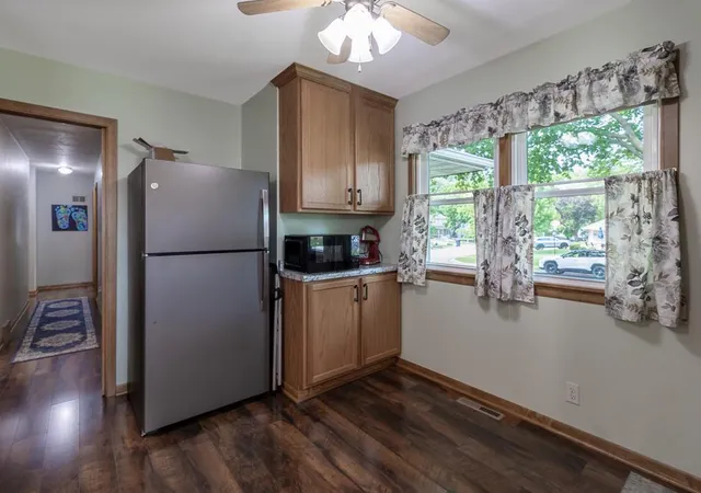 Photo 4 of Single family home for sale at 227 Westwood Dr, Mankato, MN 56001 | MLS# 7134938 | Listing updated on 2026-09-14