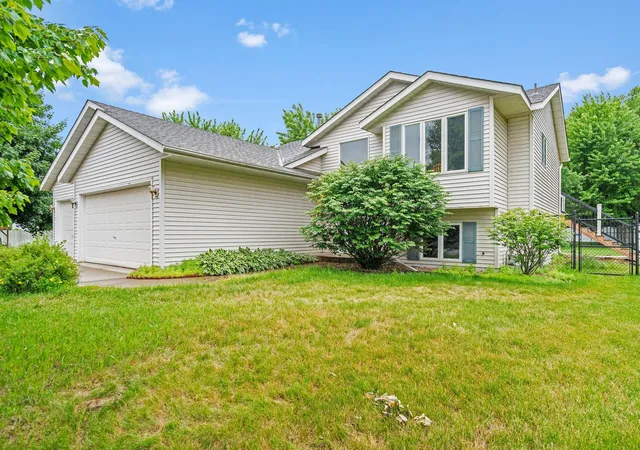 Photo 1 of Single family home for sale at 6284 Corwin Ct, Inver Grove Heights, MN 55076 | MLS# 7134940 | Listing updated on 2026-08-29