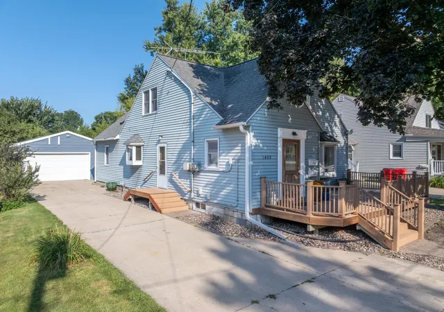 Photo 2 of Single family home for sale at 1409 7th Ave Nw, Rochester, MN 55901 | MLS# 7134944 | Listing updated on 2026-08-29