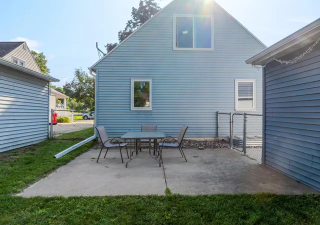 Photo 4 of Single family home for sale at 1409 7Th Ave Nw, Rochester, MN 55901 | MLS# 7134944 | Listing updated on 2026-08-29