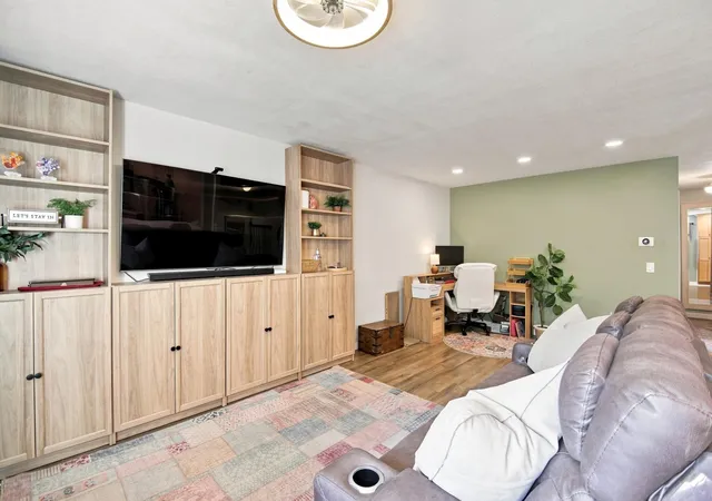 Photo 3 of Single family home for sale at 1333 E Rose St, Owatonna, MN 55060 | MLS# 7134948 | Listing updated on 2026-09-05