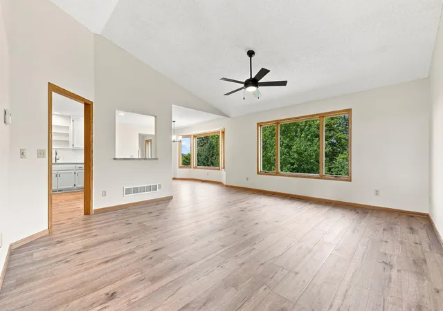 Photo 4 of Single family home for sale at 195 S Medina St, Loretto, MN 55357 | MLS# 7134952 | Listing updated on 2026-10-23