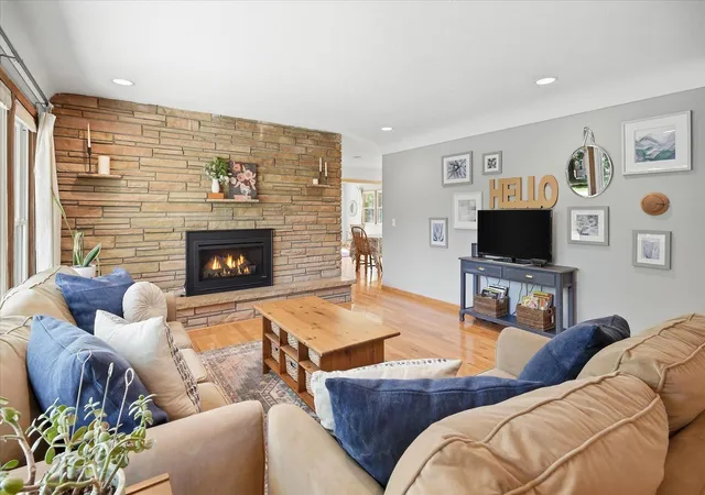 Photo 3 of Single family home for sale at 2209 Midlothian Rd, Saint Paul, MN 55113 | MLS# 7134962 | Listing updated on 2026-10-03