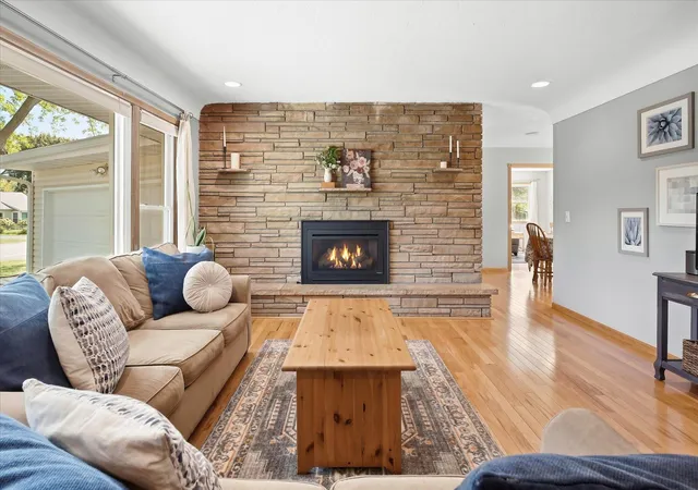 Photo 4 of Single family home for sale at 2209 Midlothian Rd, Saint Paul, MN 55113 | MLS# 7134962 | Listing updated on 2026-10-03