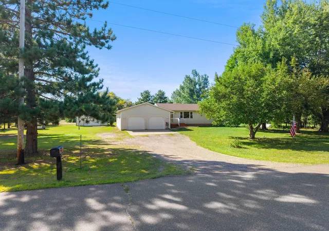Photo 3 of Sale Pending at 25000 Narcissus St Nw, Isanti, MN 55040 | MLS# 7134972 | Listing updated on 2026-09-05