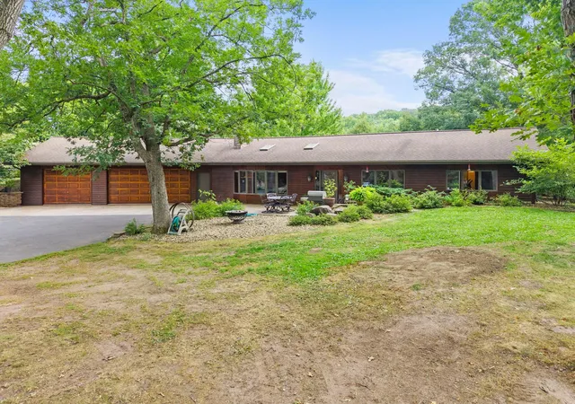 Photo 4 of Single family home for sale at 190 Northstar Ln, Saint Croix Falls, WI 54024 | MLS# 7135027 | Listing updated on 2026-09-03