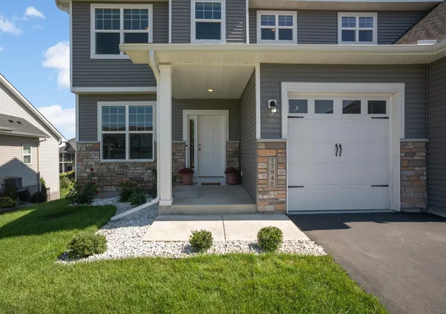Photo 3 of Single family home for sale at 17948 Evershed Way, Lakeville, MN 55044 | MLS# 7135038 | Listing updated on 2026-09-26