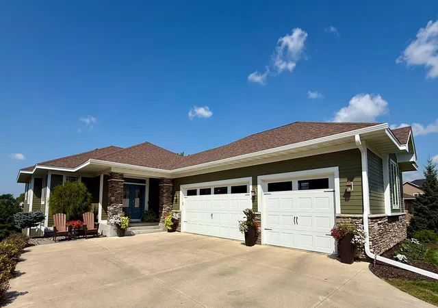 Photo 2 of Single family home for sale at 680 Indigo Ln, Northfield, MN 55057 | MLS# 7135051 | Listing updated on 2026-08-29