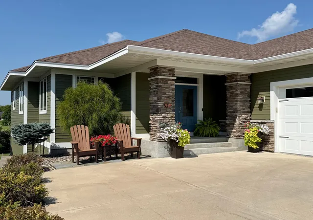 Photo 3 of Single family home for sale at 680 Indigo Ln, Northfield, MN 55057 | MLS# 7135051 | Listing updated on 2026-08-29