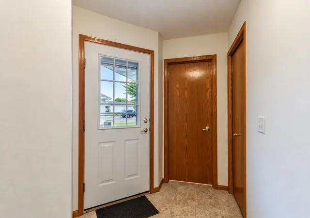 Photo 2 of Sale Pending at 198 Cedar Cvs Ln, Owatonna, MN 55060 | MLS# 7135054 | Listing updated on 2026-10-02