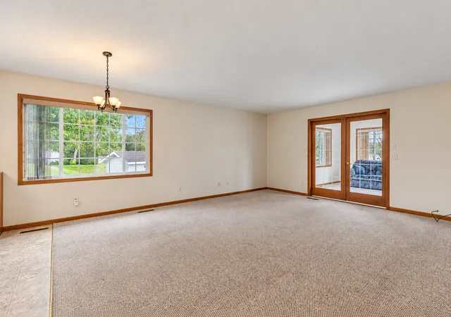 Photo 3 of Sale Pending at 198 Cedar Cvs Ln, Owatonna, MN 55060 | MLS# 7135054 | Listing updated on 2026-10-02