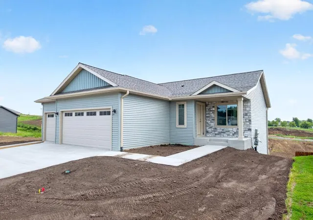 Photo 3 of Single family home for sale at 6176 Cody Ln Nw, Rochester, MN 55901 | MLS# 7135059 | Listing updated on 2026-08-29