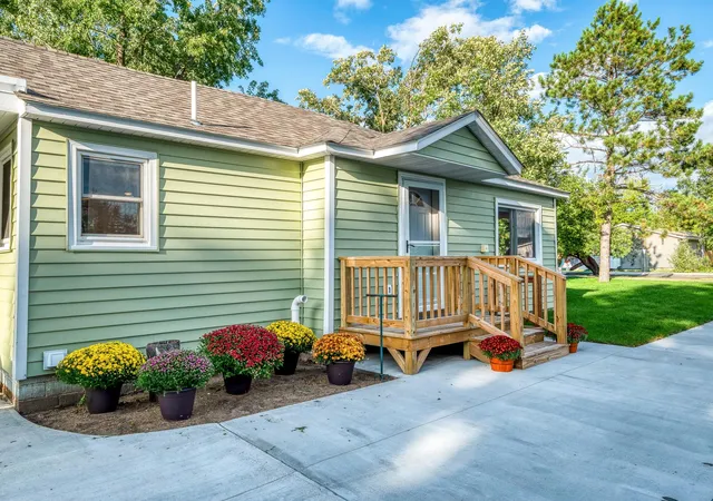 Photo 3 of Single family home for sale at 2011 Norton Ave NW, Bemidji, MN 56601 | MLS# 7135072 | Listing updated on 2026-09-15