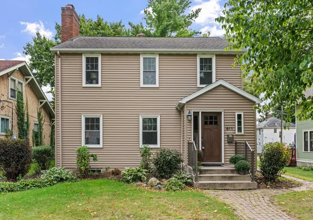 Photo 1 of Sale Pending at 611 2nd Street Ne, Faribault, MN 55021 | MLS# 7135076 | Listing updated on 2026-10-05