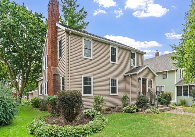 Photo 3 of Sale Pending at 611 2nd Street Ne, Faribault, MN 55021 | MLS# 7135076 | Listing updated on 2026-10-05