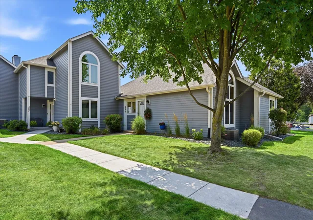 Photo 2 of Single family home for sale at 489 Mariner Dr, Bayport, MN 55003 | MLS# 7135077 | Listing updated on 2026-08-29