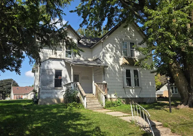 Photo 1 of Sale Pending at 264 Euclid St, Alden, MN 56009 | MLS# 7135079 | Listing updated on 2026-10-02