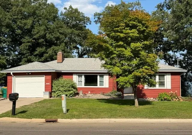 Photo 1 of Single family home for sale at 1331 Frank Hall Dr, Albert Lea, MN 56007 | MLS# 7135083 | Listing updated on 2026-09-03