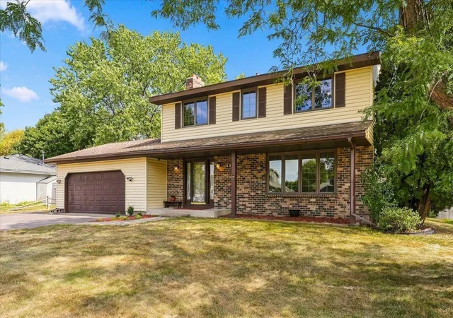 Photo 1 of Single family home for sale at 454 Oday St S, Saint Paul, MN 55119 | MLS# 7135126 | Listing updated on 2026-10-16